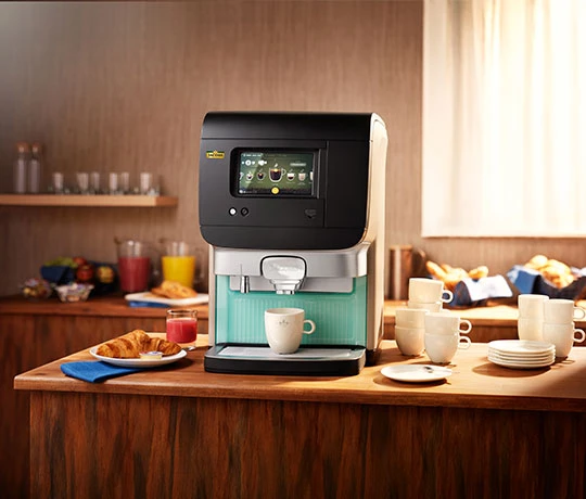 Eine Cafitesse Excellence Compact Touch Kaffeemaschine von Jacobs Professional.