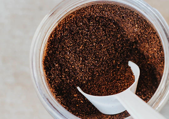 Abbildung von Kaffeesatz in einer Schüssel.