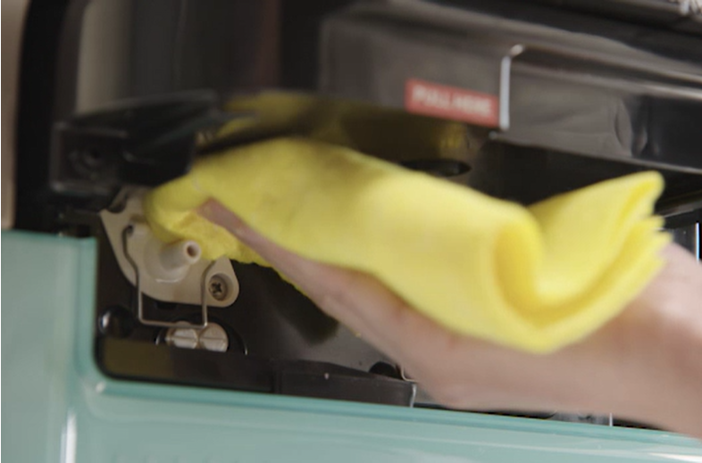 DE-compact-touch-8