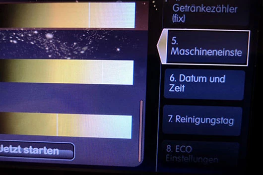 Der Bedienerbildschirm von der Promesso Kaffeemaschine von Jacobs Professional