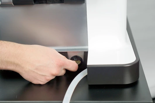 Der Ablasshahn der L'OR Promesso wird geöffnet